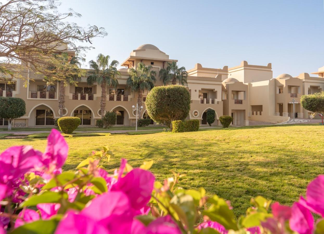 Serenity Makadi Beach Bagian luar foto The American University in Cairo
