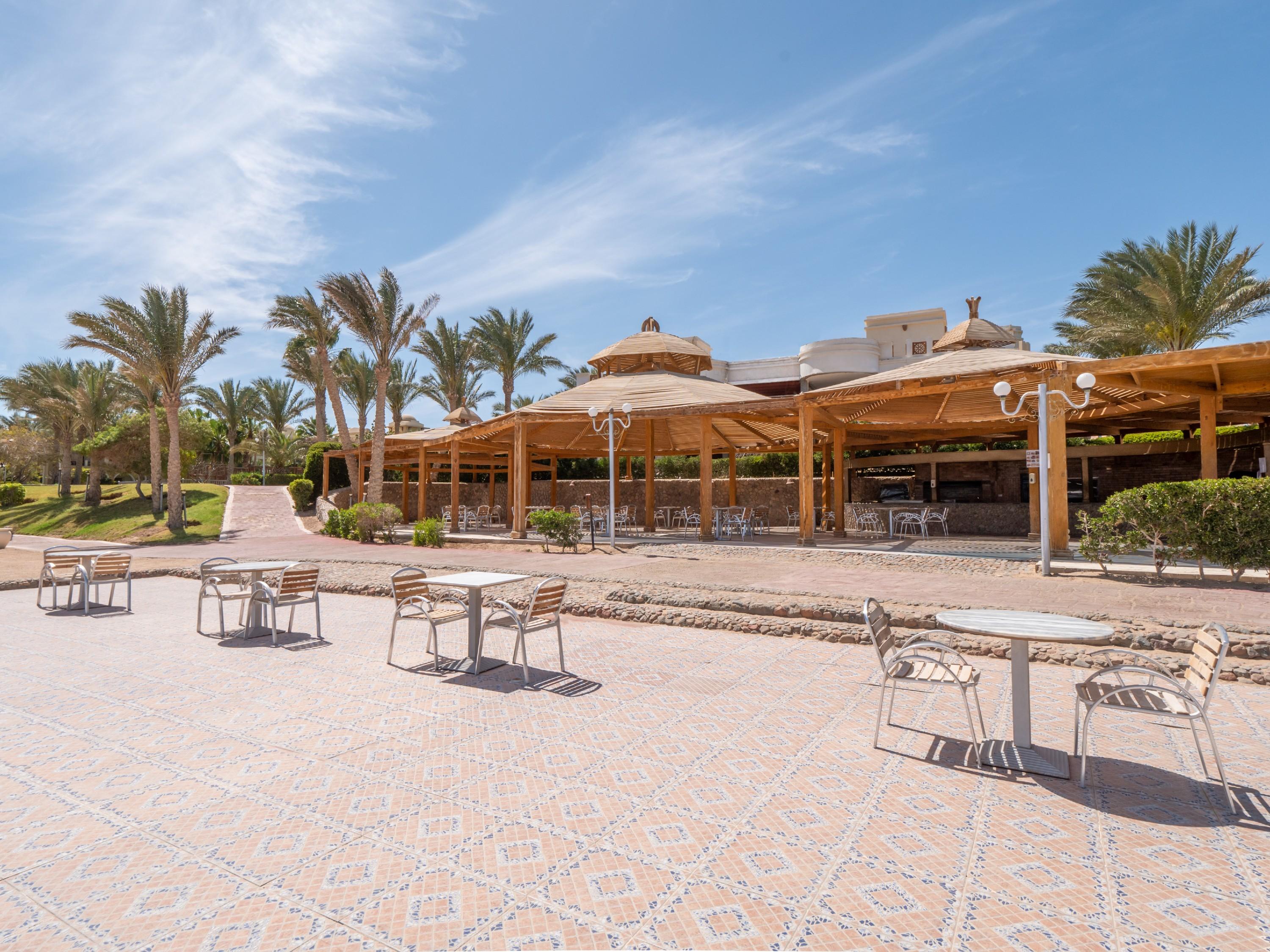 Serenity Makadi Beach Bagian luar foto The resort's main restaurant